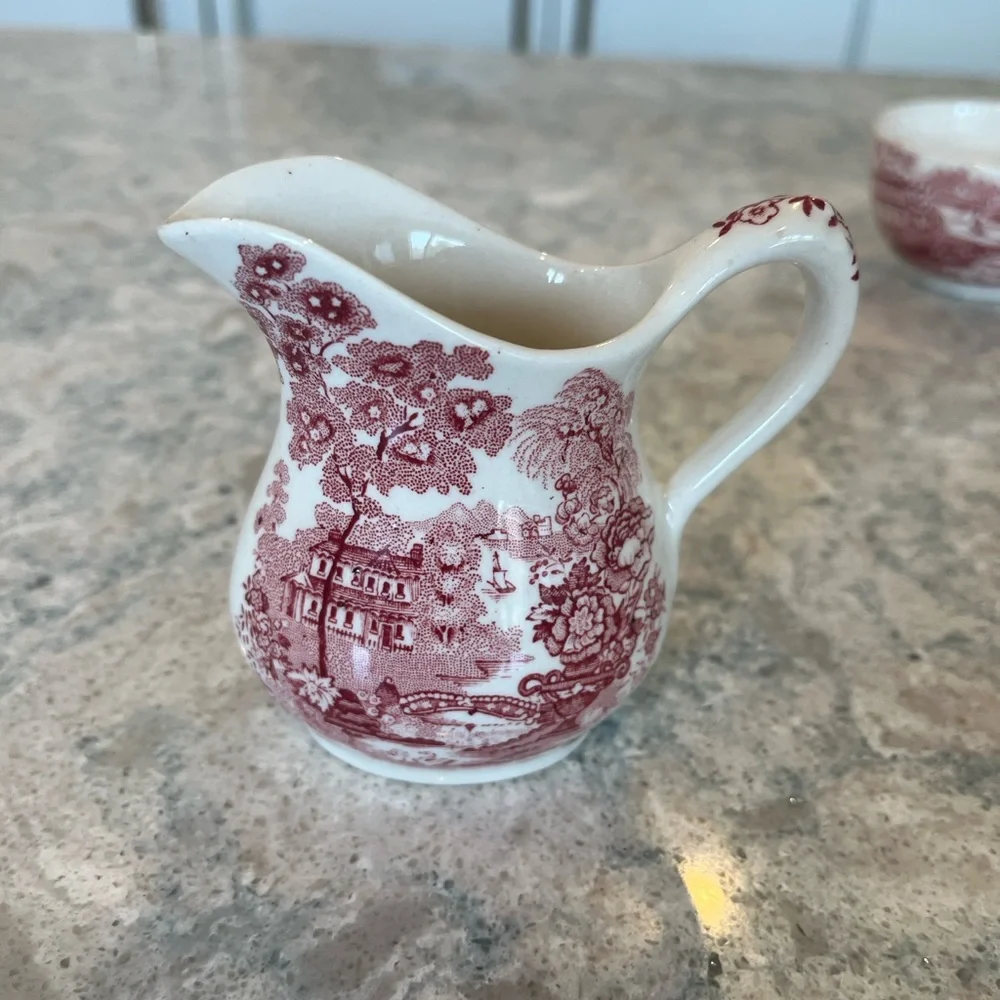 VTG Royal Staffordshire Creamer and Sugar Bowl Tonquin pattern